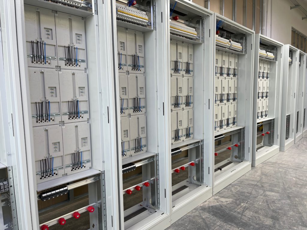 Rozvádzače pre projekt Bytový dom Kopčianska — realizácia AJ services