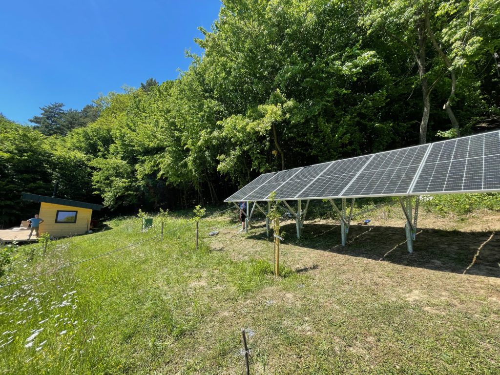 Off-grid fotovoltaická elektráreň — realizácia fotovoltiky AJ services
