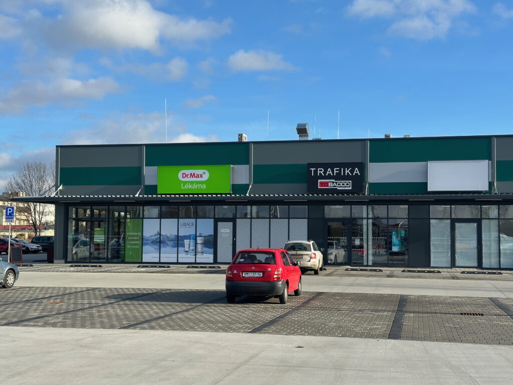 Obchodná galéria Holešov — realizácia AJ services