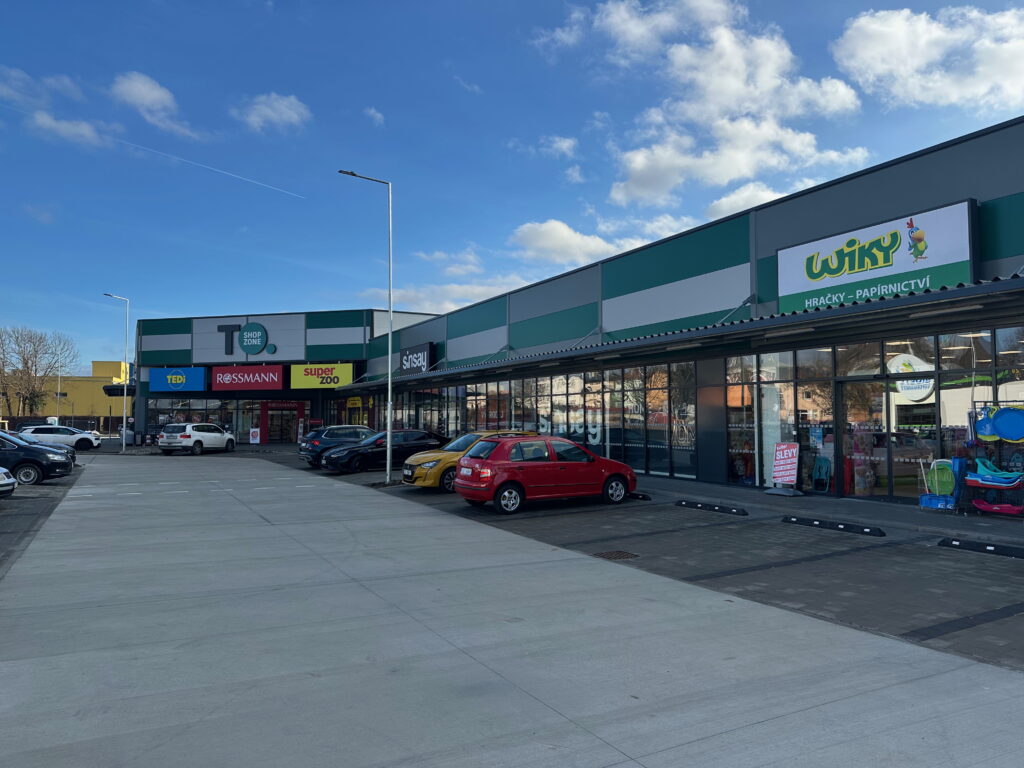 Obchodná galéria Holešov — referencia AJ services