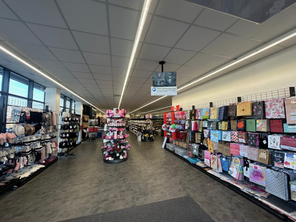 Obchodná galéria Holešov — realizácia AJ services