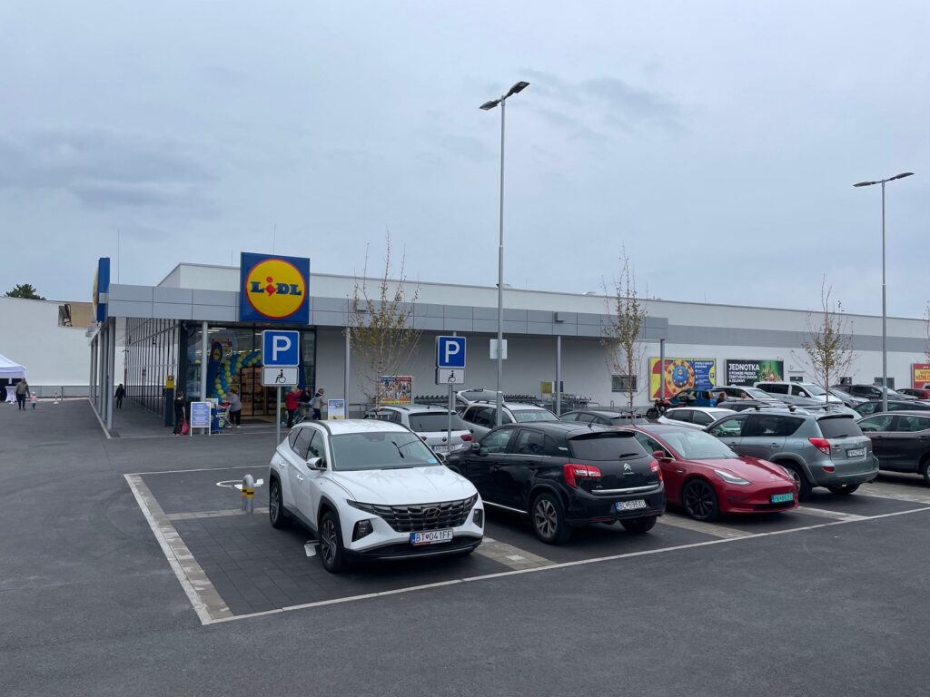 Elektroinštalácie predajne LIDL Púchovská, Bratislava-Rača — referencia AJ services