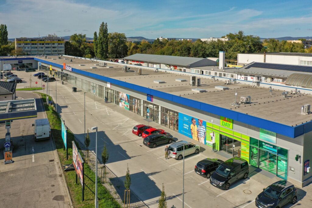 Elektroinštalácie obchodného centra OC Klokan Piešťany — referencia AJ services